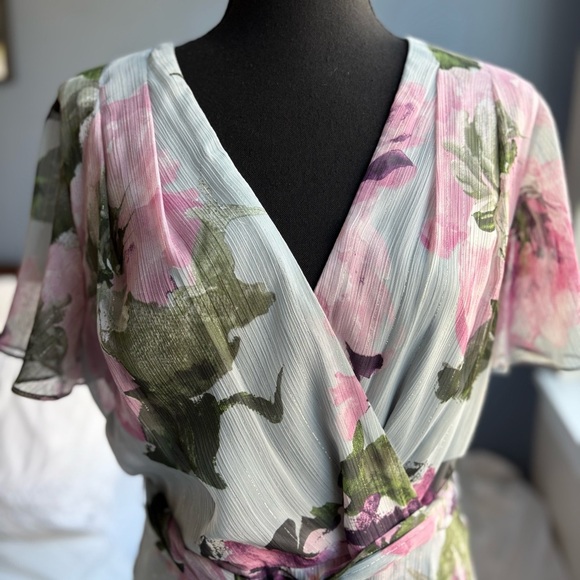 SLNY Floral Evening Maxi Tiered Hem V-Neck Short Sleeve Wrap Style Dress - Picture 5 of 17